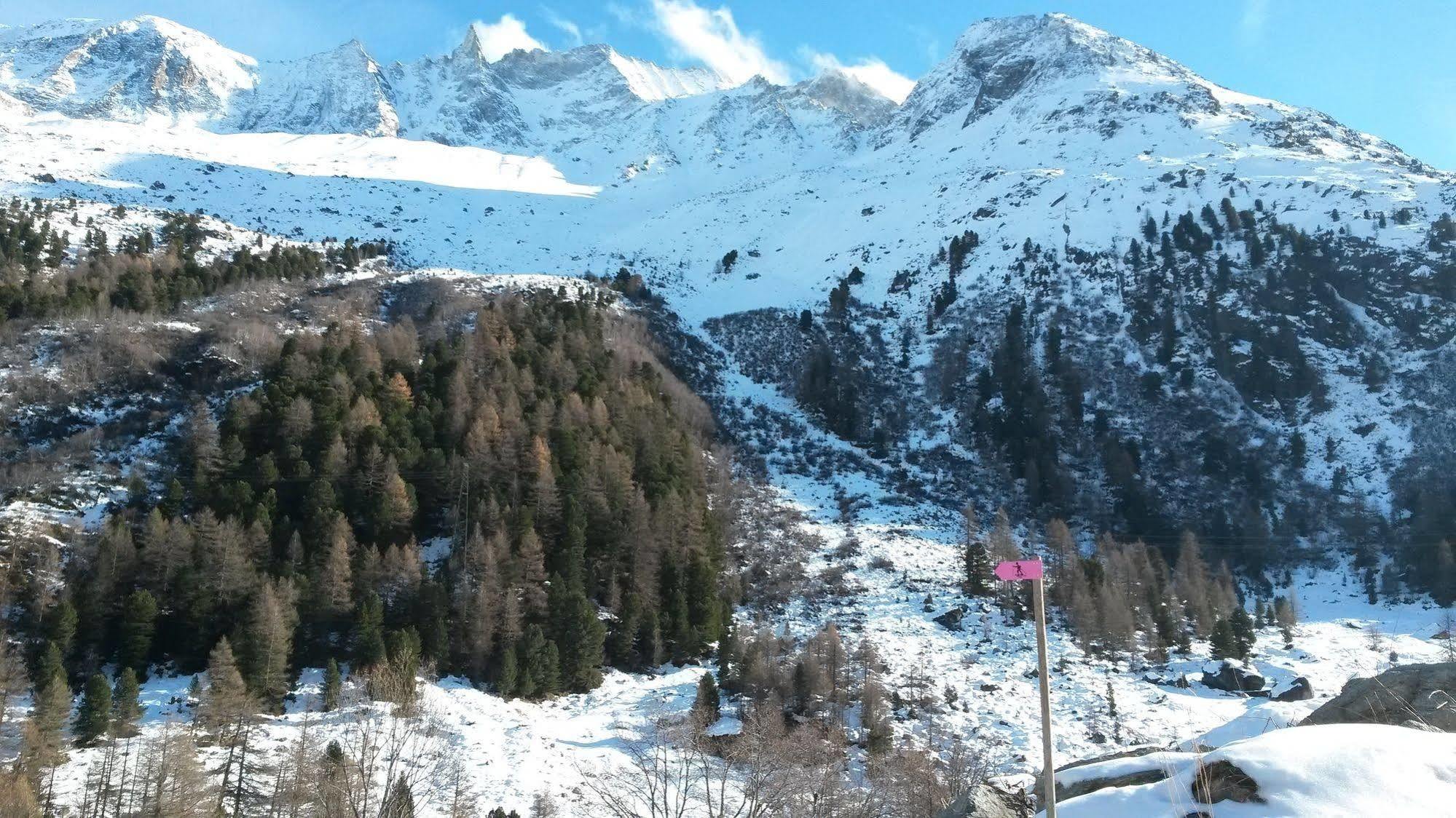 Отель Aiguille De La Tza Аролла Экстерьер фото